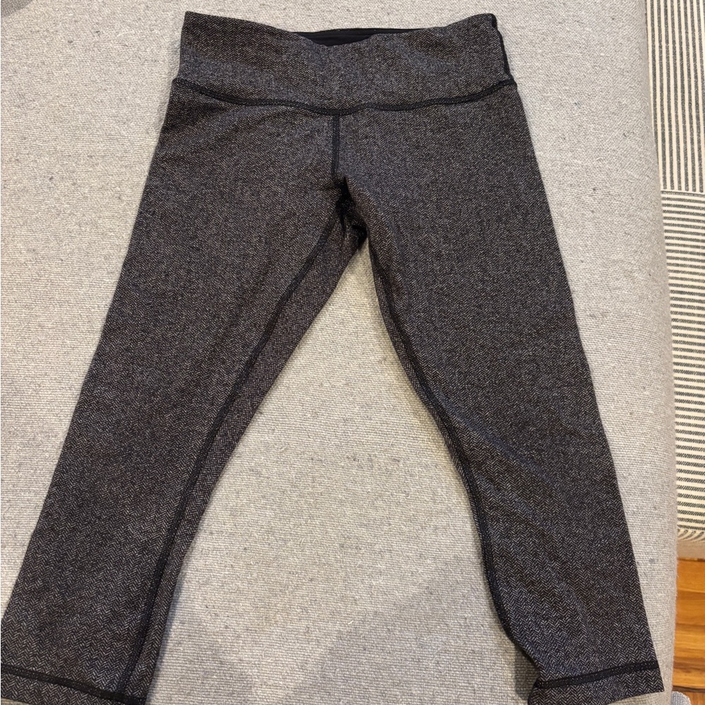 Lulu size 4 crop 
Wunder under